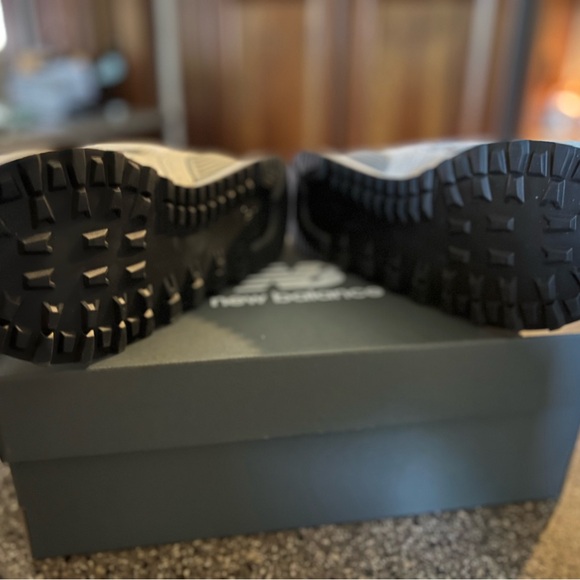 New Balance 574 size 5.5 - Picture 4 of 5